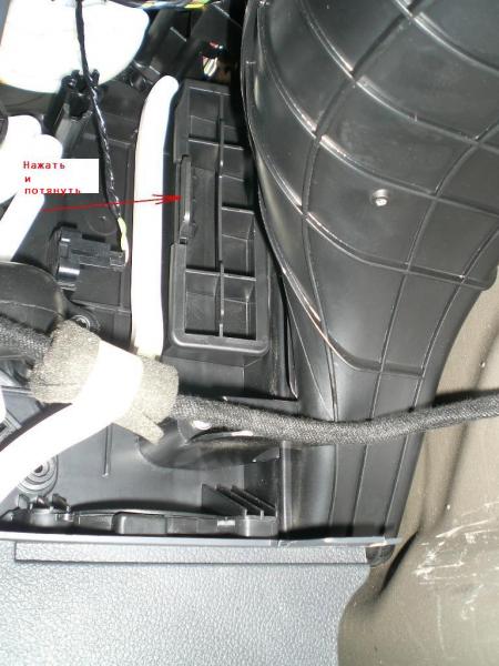 Фильтр воздушный на Peugeot 308