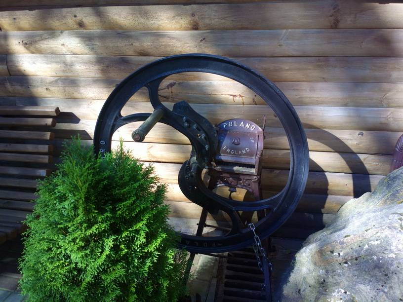 post-23448-0-50963000-1472896105_thumb.j