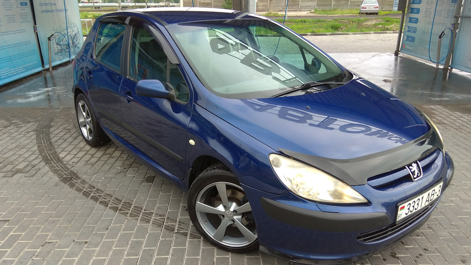 Крепление фары правой Peugeot 307