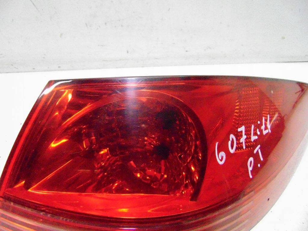 Правый задний фонарь Peugeot 607 рестайлинг