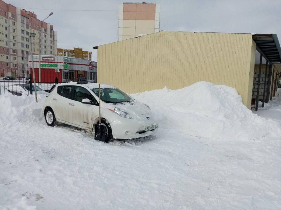 6 (очистка снег на стоянке).jpg