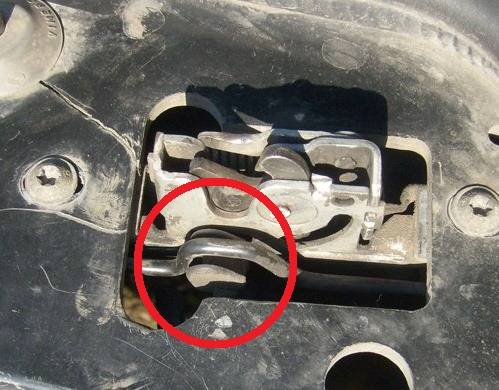 Замок капота 5.jpg